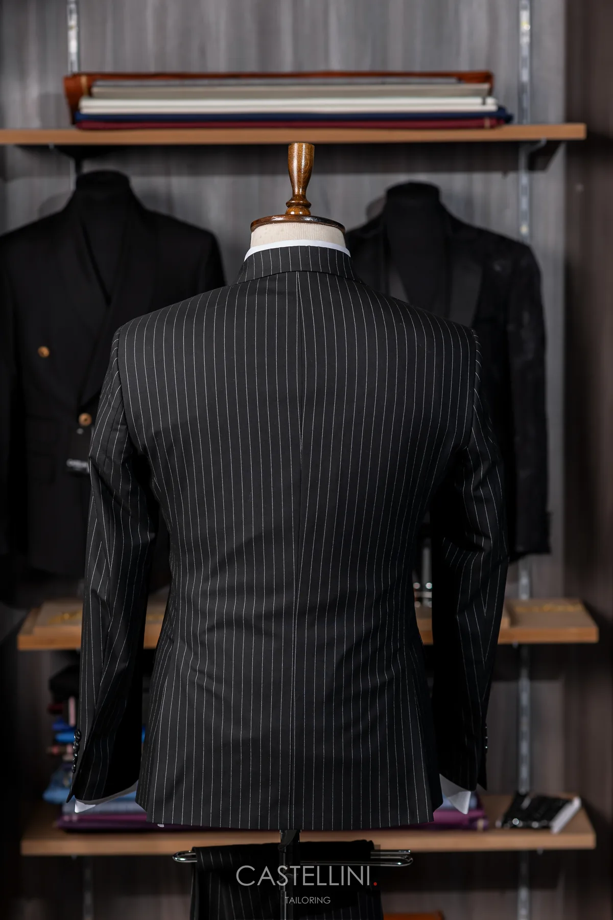 Costum negru cu dungi, trei piese, vedere 6