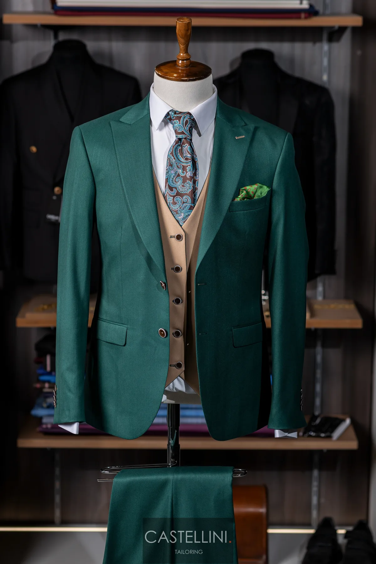 Costum verde smarald cu vestă camel, Castellini Tailoring