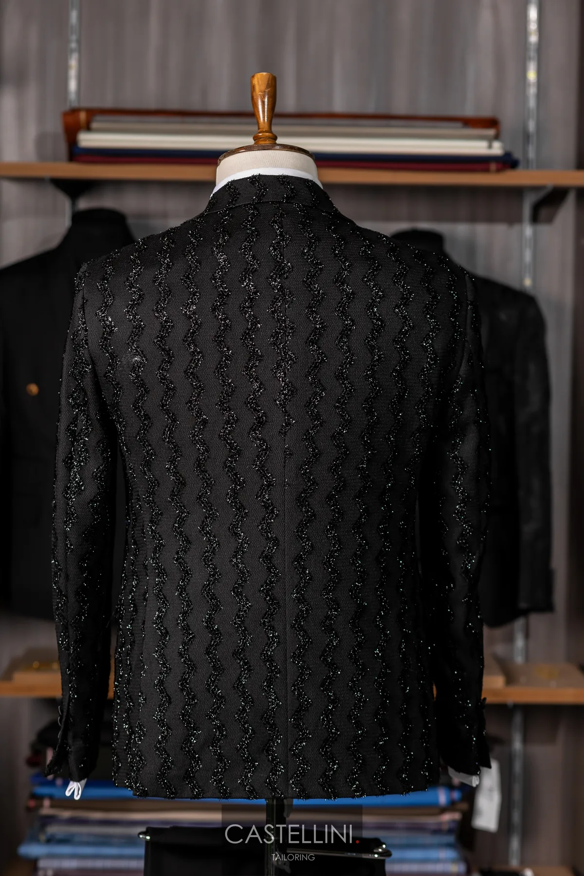 Sacou smoking negru cu broderie, vedere 4