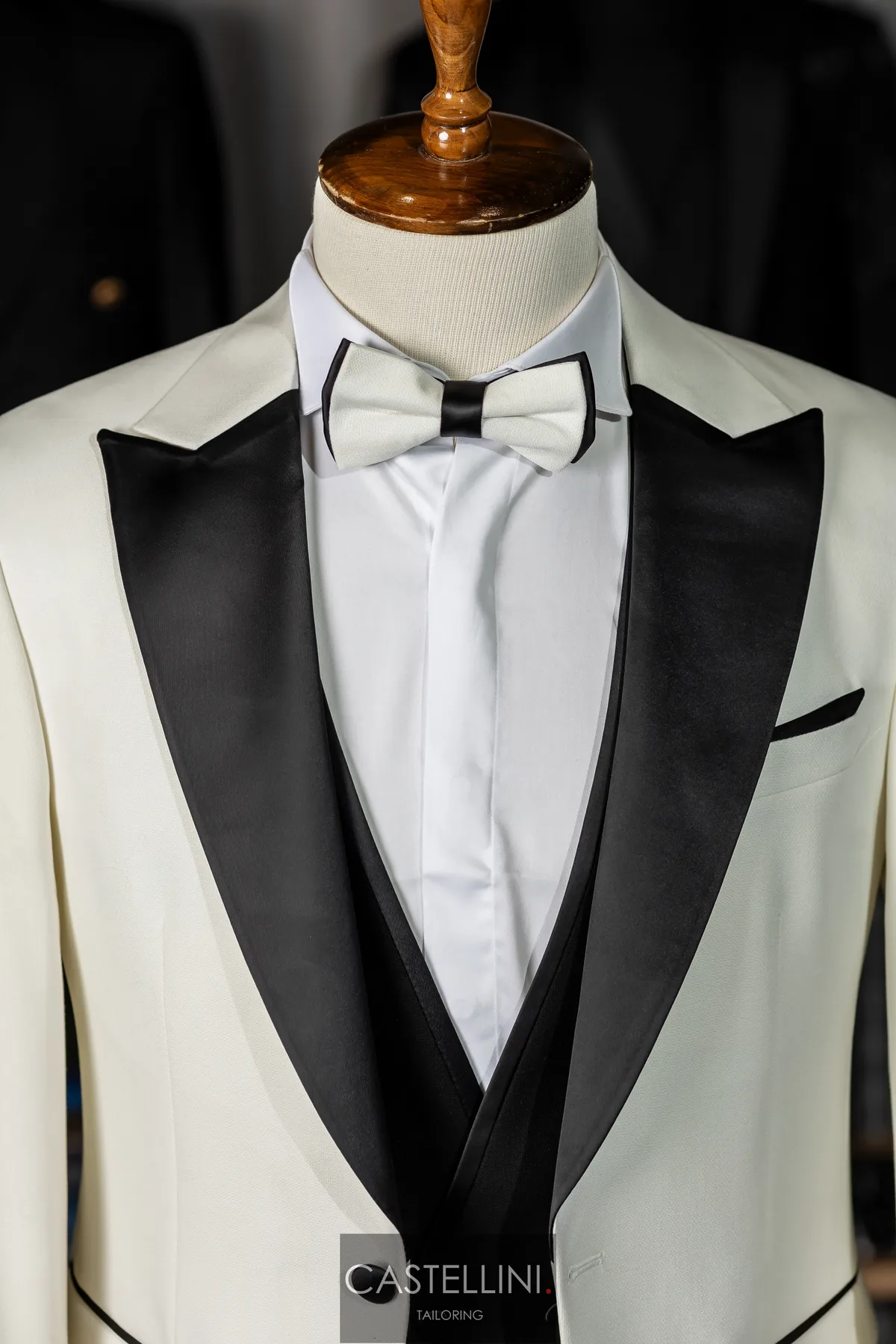Smoking ivory cu rever satin negru, vedere 6